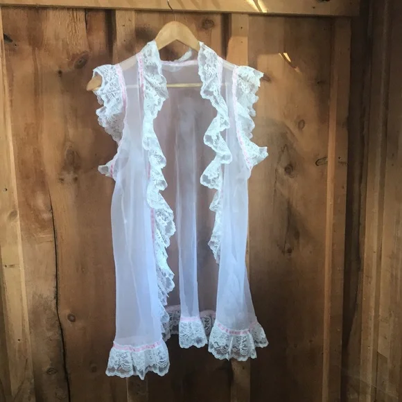 Vintage White Lace Ruffle Robe - Picture 5 of 7